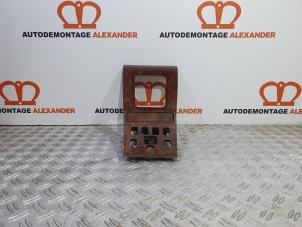 Usagé Console centrale Mercedes ML I (163) 320 3.2 V6 18V Autom. Prix sur demande proposé par Alexander Autodemontage