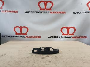 Usados Manija de puerta de 4 puertas izquierda delante Mercedes ML I (163) 320 3.2 V6 18V Autom. Precio de solicitud ofrecido por Alexander Autodemontage