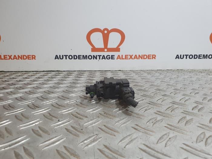 Usagé Régulateur pression turbo Citroen C4 Cactus (0B/0P) 1.6 Blue Hdi 100 Prix sur demande proposé par Alexander Autodemontage