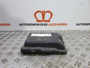 Used Battery cover Citroen C4 Cactus (0B/0P) 1.6 Blue Hdi 100 Price on request offered by Alexander Autodemontage