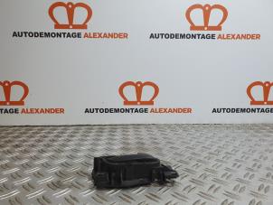 Used Door handle 2-door, right Volkswagen Passat (3C2) 2.0 TDI 140 Price on request offered by Alexander Autodemontage