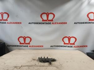 Used Injector housing Renault Espace (JK) 3.0 dCi V6 24V Grand Espace Kat. Price on request offered by Alexander Autodemontage