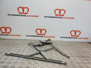 Used Window mechanism 4-door, front right Toyota Corolla Verso (R10/11) 1.6 16V VVT-i Price on request offered by Alexander Autodemontage