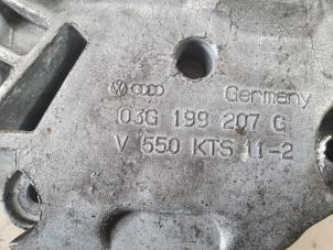 Motorlager van een Audi A3 (8P1) 1.9 TDI 2007