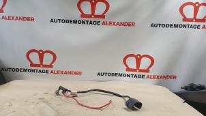 Usados Poste de batería Volkswagen Golf VI (5K1) 1.4 TSI 122 16V Precio de solicitud ofrecido por Alexander Autodemontage
