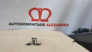 Used Tailgate hinge Skoda Octavia Combi (1Z5) 1.2 TSI Price on request offered by Alexander Autodemontage