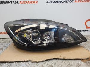 Used Headlight, right Peugeot 308 (L3/L8/LB/LH/LP) 1.6 16V GT 205 Price € 150,00 Margin scheme offered by Alexander Autodemontage