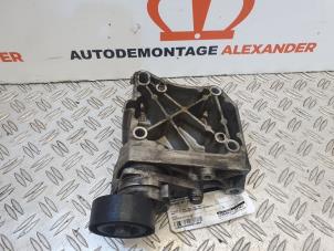 Used Alternator upper bracket Peugeot 207/207+ (WA/WC/WM) 1.4 16V Price on request offered by Alexander Autodemontage