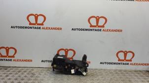 Usagé Porte fusible Peugeot 108 1.0 12V Prix € 60,00 Règlement à la marge proposé par Alexander Autodemontage