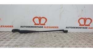 Usagé Bras essuie-glace avant Opel Astra K 1.6 CDTI 110 16V Prix sur demande proposé par Alexander Autodemontage