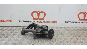 Usados Bomba de aceite Renault Master III (FD/HD) 2.5 dCi 16V Precio de solicitud ofrecido por Alexander Autodemontage