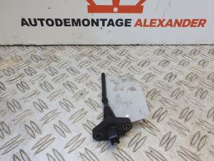 Used Oil level sensor Renault Master III (FD/HD) 2.5 dCi 16V Price on request offered by Alexander Autodemontage