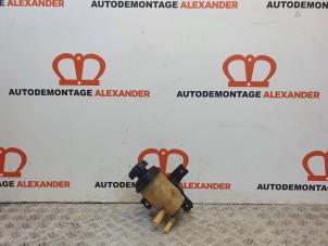 Used Power steering fluid reservoir Kia Sportage (JE) 2.0 CVVT 16V 4x4 Price on request offered by Alexander Autodemontage