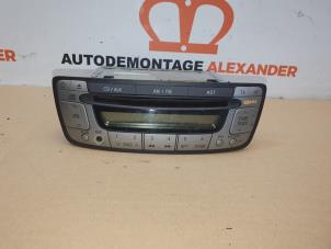 Used Radio CD player Peugeot 107 1.0 12V Price on request offered by Alexander Autodemontage
