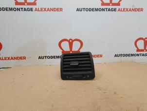 Used Dashboard vent Volkswagen Jetta III (1K2) 1.9 TDI Price on request offered by Alexander Autodemontage