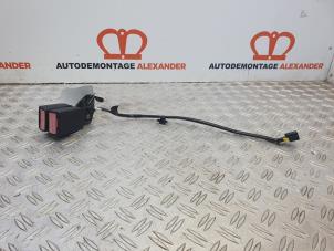 Usagé Attache ceinture arrière central Peugeot 207/207+ (WA/WC/WM) 1.4 16V Prix sur demande proposé par Alexander Autodemontage