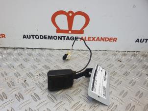 Usagé Insertion ceinture de sécurité arrière gauche Peugeot 207/207+ (WA/WC/WM) 1.4 16V Prix sur demande proposé par Alexander Autodemontage