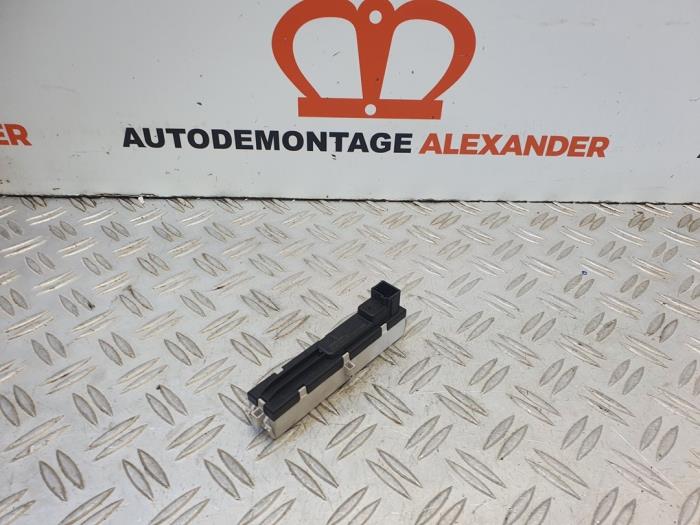Begagnade Innerdisplay Peugeot 207/207+ (WA/WC/WM) 1.4 16V Pris på förfrågan erbjuds av Alexander Autodemontage
