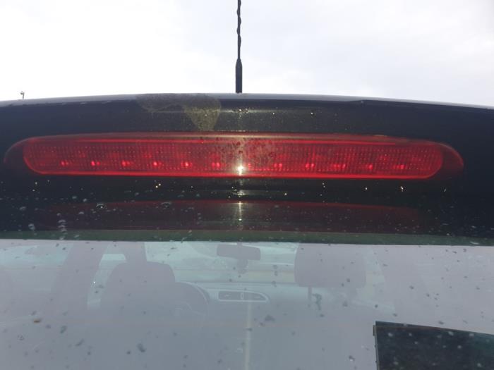 Zusätzliches Bremslicht Mitte van een Seat Leon (1P1) 1.9 TDI 105 2007