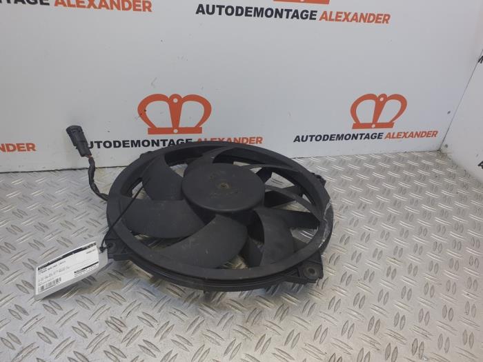 Cooling fans from a Citroën Berlingo 1.6 Hdi 16V 90 Phase 2 2013