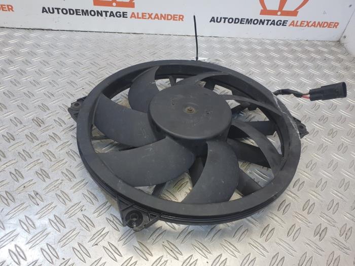 Cooling fans from a Citroën Berlingo 1.6 Hdi 16V 90 Phase 2 2013