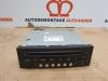 Radio CD player from a Citroen C3 (SC), 2009 / 2016 1.2 VTi 82 12V, Hatchback, Petrol, 1.199cc, 60kW (82pk), FWD, EB2F; HMZ, 2012-06 / 2016-09 2013