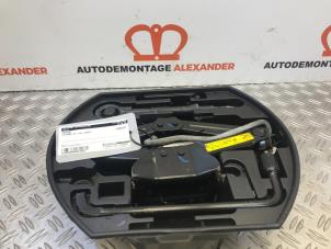 Gebrauchte Wagenheber- Set Citroen C3 (SC) 1.2 VTi 82 12V Preis auf Anfrage angeboten von Alexander Autodemontage