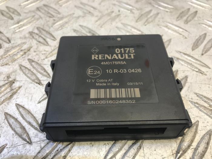 PDC Module from a Renault Megane III Grandtour (KZ) 1.4 16V TCe 130 2010