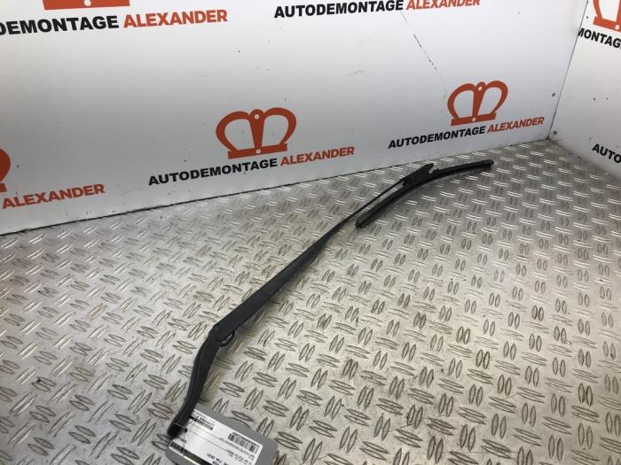 Front wiper arm from a Renault Megane III Grandtour (KZ) 1.4 16V TCe 130 2010