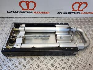 Usagé Arceau de sécurité Opel Astra H Twin Top (L67) 1.6 16V Prix sur demande proposé par Alexander Autodemontage