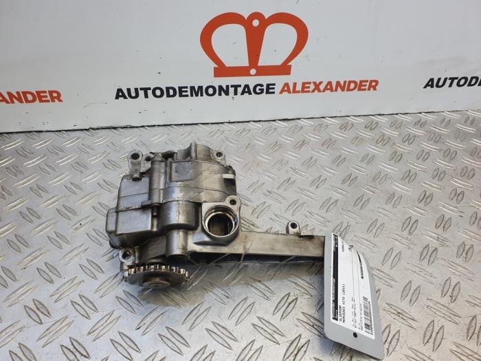 Używane Pompa oleju Mercedes Vito (639.6) 3.0 122 CDI V6 24V Cena na żądanie oferowane przez Alexander Autodemontage