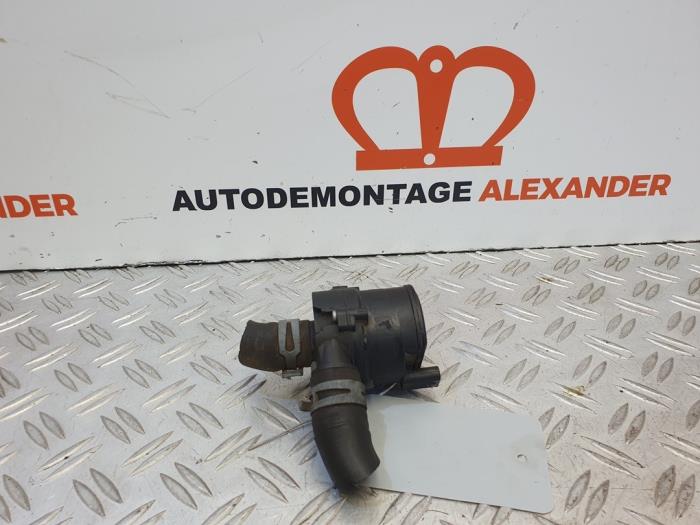 Begagnade Extra vattenpump Skoda Fabia III Combi (NJ5) 1.4 TDI 16V 90 Greentech Pris på förfrågan erbjuds av Alexander Autodemontage
