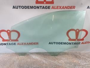 Używane Szyba drzwi lewych przednich wersja 4-drzwiowa Volkswagen Polo V (6R) 1.2 TDI 12V BlueMotion Cena € 50,00 Procedura marży oferowane przez Alexander Autodemontage