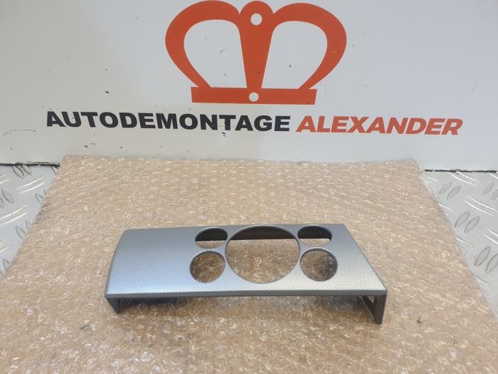 Begagnade Dekorstripe Opel Astra H (L48) 1.4 16V Twinport Pris på förfrågan erbjuds av Alexander Autodemontage