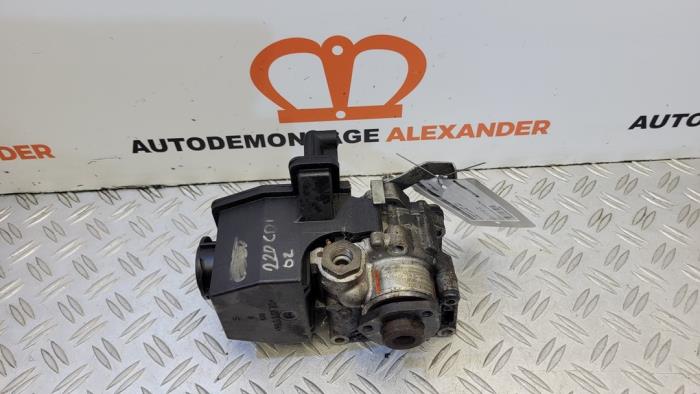 Usagé Pompe de direction Mercedes C (W202) 2.2 C-220 D 16V Prix € 59,99 Prix TTC proposé par Alexander Autodemontage