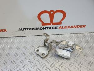 Gebrauchte Scharnier Tür rechts vorne Suzuki Alto (GF) 1.0 12V Preis auf Anfrage angeboten von Alexander Autodemontage