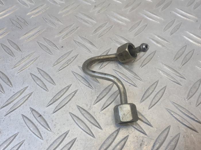Fuel line from a Volkswagen Polo V (6R) 1.4 TDI DPF BlueMotion technology 2015