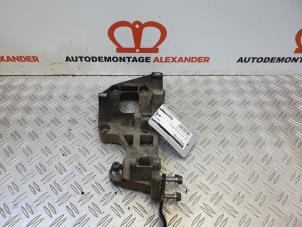 Used Alternator upper bracket Volkswagen Golf VI Variant (AJ5/1KA) 1.6 TDI 16V 105 Price on request offered by Alexander Autodemontage