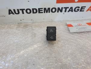 Używane Przelacznik Audi A8 (D3) 6.0 W12 48V Lang Quattro Cena na żądanie oferowane przez Alexander Autodemontage