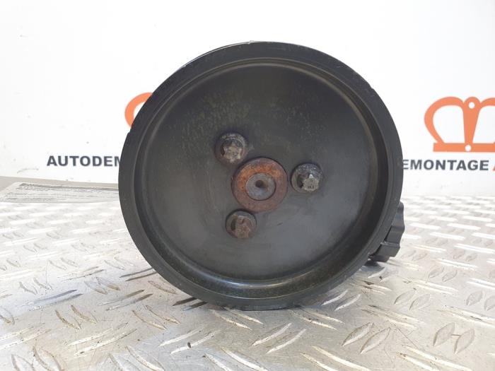 Usagé Pompe de direction Mercedes S (W220) 3.2 S-320 CDI 24V Prix € 129,99 Prix TTC proposé par Alexander Autodemontage