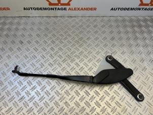 Usagé Bras essuie-glace avant Mercedes S (W220) 3.2 S-320 CDI 24V Prix sur demande proposé par Alexander Autodemontage