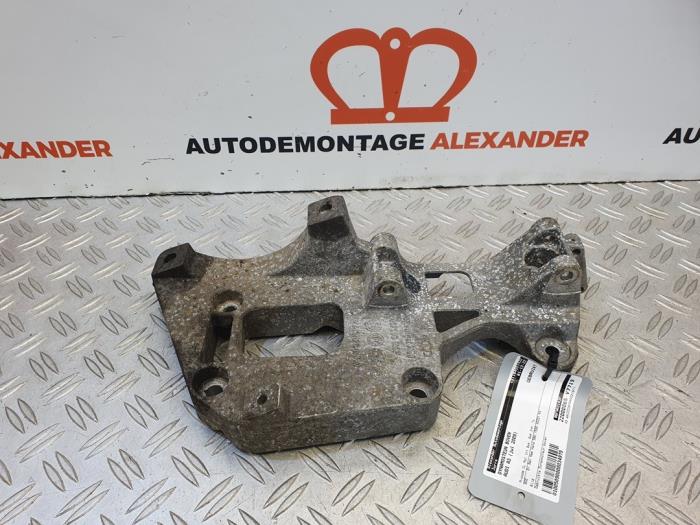 Gebrauchte Dynamostütze oben Audi A3 (8P1) 1.6 Preis auf Anfrage angeboten von Alexander Autodemontage