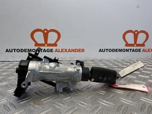 Used Electronic ignition key Seat Ibiza IV (6J5) 1.4 TDI 12V Price on request offered by Alexander Autodemontage