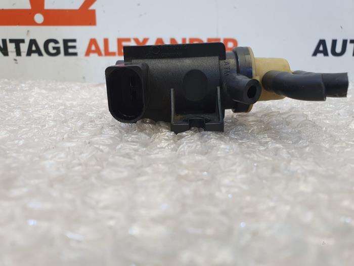 Turbo relief valve from a Seat Ibiza IV (6J5) 1.4 TDI 2009