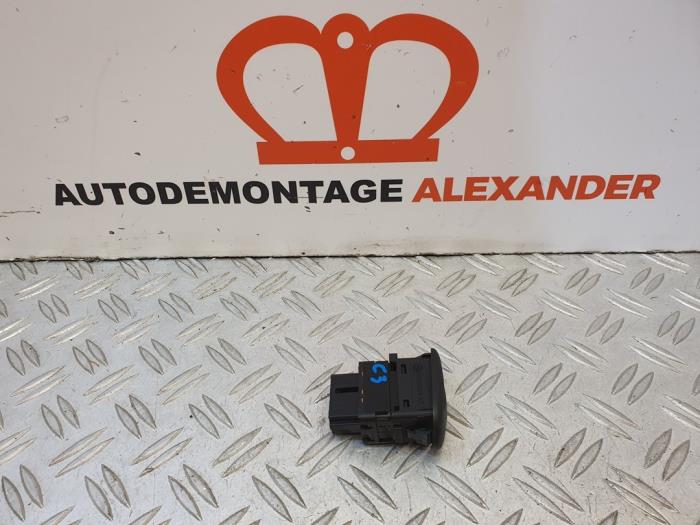 Usados Interruptor de ventanilla eléctrica Citroen C4 Berline (LC) 1.6 16V Precio de solicitud ofrecido por Alexander Autodemontage