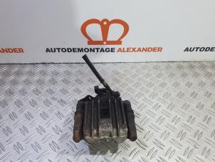 Usados Pinza de freno derecha detrás Volkswagen Golf IV (1J1) 1.6 16V Precio de solicitud ofrecido por Alexander Autodemontage