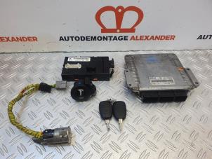 Used Ignition lock + computer Opel Vivaro 1.9 DI Price € 300,00 Margin scheme offered by Alexander Autodemontage