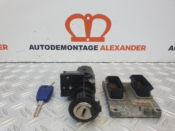 Used Ignition lock + computer Fiat Punto II (188) 1.2 60 S Price on request offered by Alexander Autodemontage