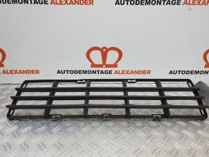 Gebrauchte Stoßstangenrost Volvo S40 (MS) 2.0 D 16V Preis auf Anfrage angeboten von Alexander Autodemontage
