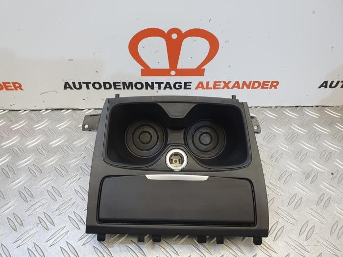 Gebrauchte Getränkehalter BMW 1 serie (F20) 116i 1.6 16V Preis € 50,00 Margenregelung angeboten von Alexander Autodemontage